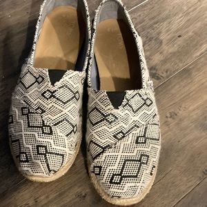 Toms size 7.5black and white